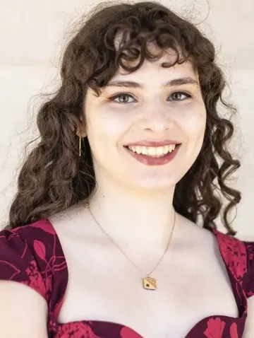 Lara Briggs
