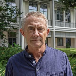 Chris Howell headshot